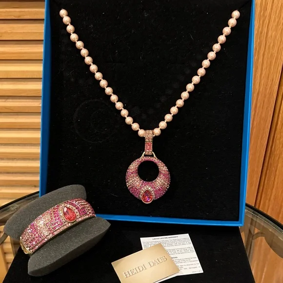 Heidi Daus Pink Pearl & Crystal Necklace/Bracelet Set 💗💎 - Picture 1 of 15